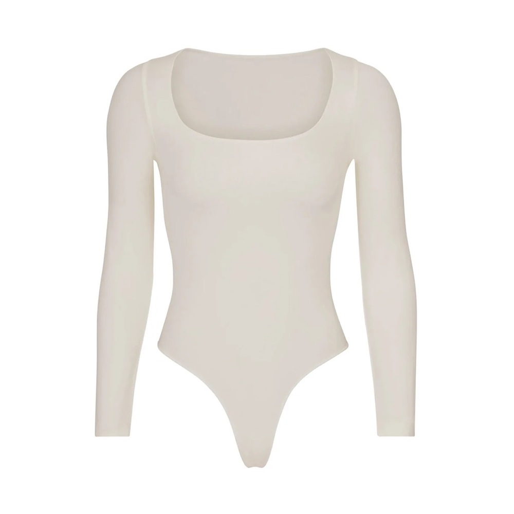 SKIMS by Kim Kardashian ESSENTIAL LONG SLEEVE SCOOP NECK BODYSUIT NWOT 54